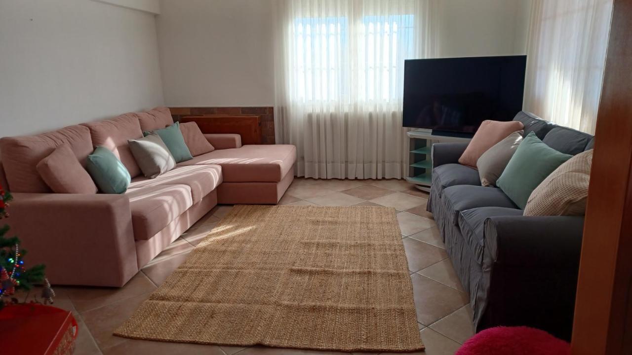 Piscina De Sal Barbacoa Wifi, Parking Gratis, 3 Min Pga Casa El Roble Villa Girona Luaran gambar