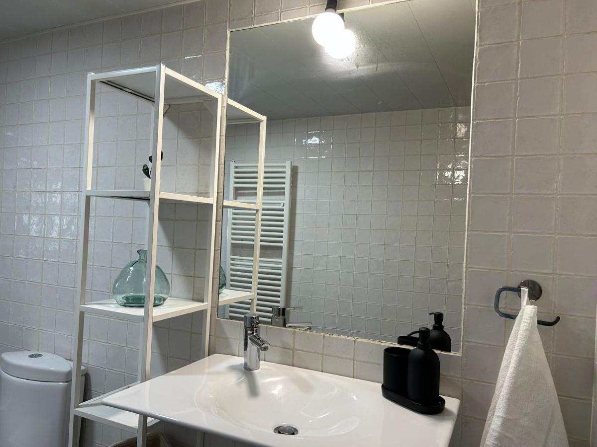 Piscina De Sal Barbacoa Wifi, Parking Gratis, 3 Min Pga Casa El Roble Villa Girona Luaran gambar