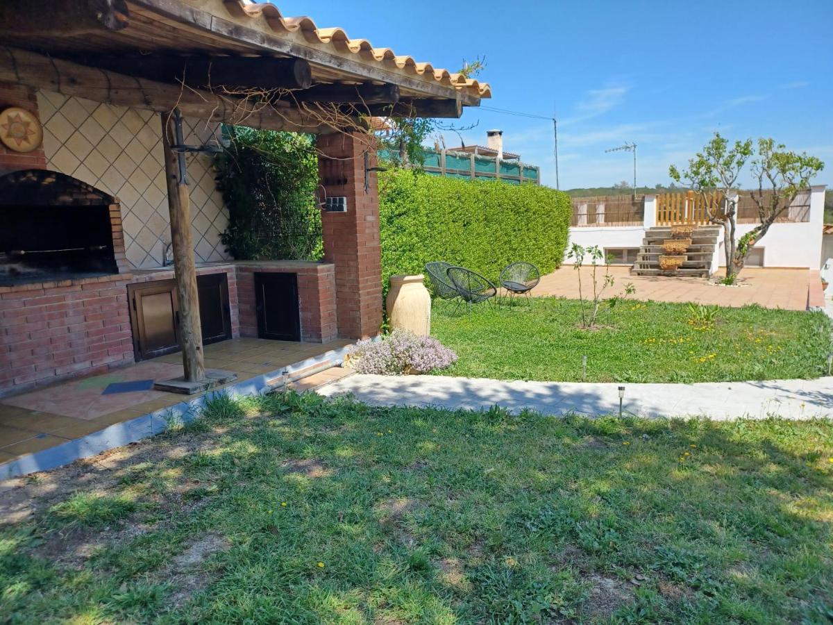 Piscina De Sal Barbacoa Wifi, Parking Gratis, 3 Min Pga Casa El Roble Villa Girona Luaran gambar