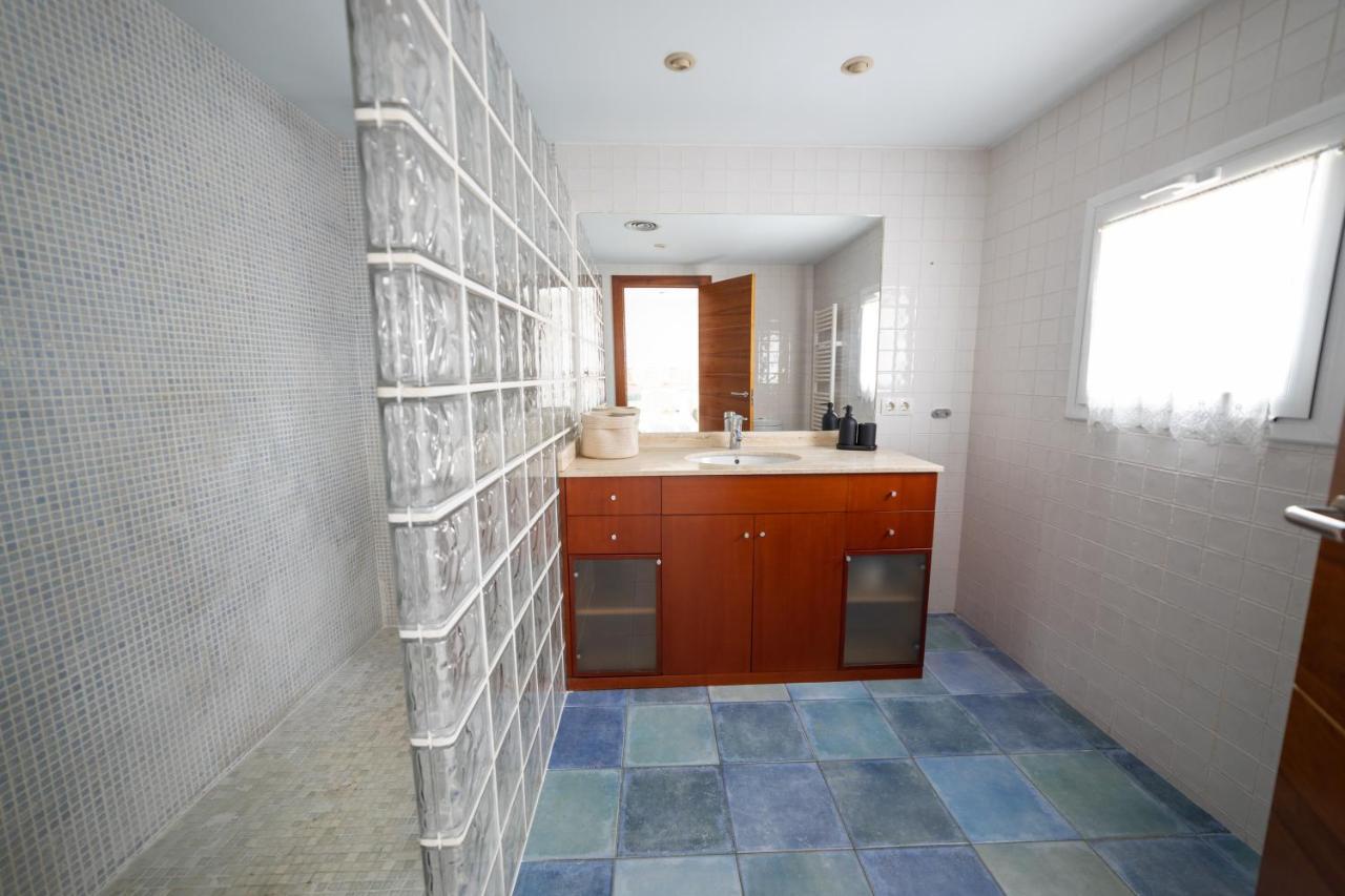 Piscina De Sal Barbacoa Wifi, Parking Gratis, 3 Min Pga Casa El Roble Villa Girona Luaran gambar