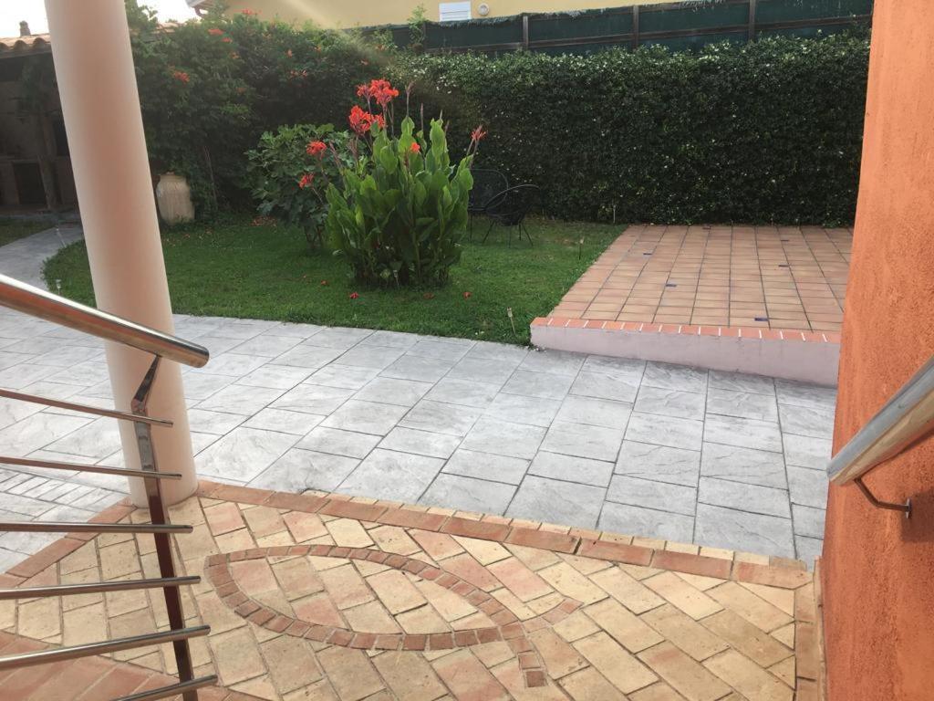 Piscina De Sal Barbacoa Wifi, Parking Gratis, 3 Min Pga Casa El Roble Villa Girona Luaran gambar